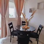 Maris شقة سبليت