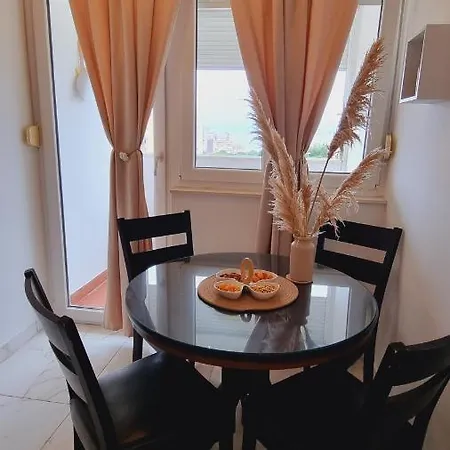 Maris Apartment